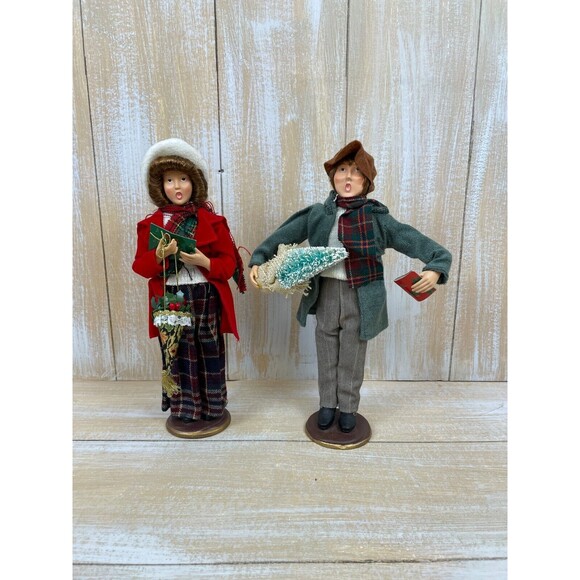 LOT OF 2 CHRISTMAS CAROLERS Man & Woman 12” TALL Good Pre-owned Condition - Picture 2 of 8
